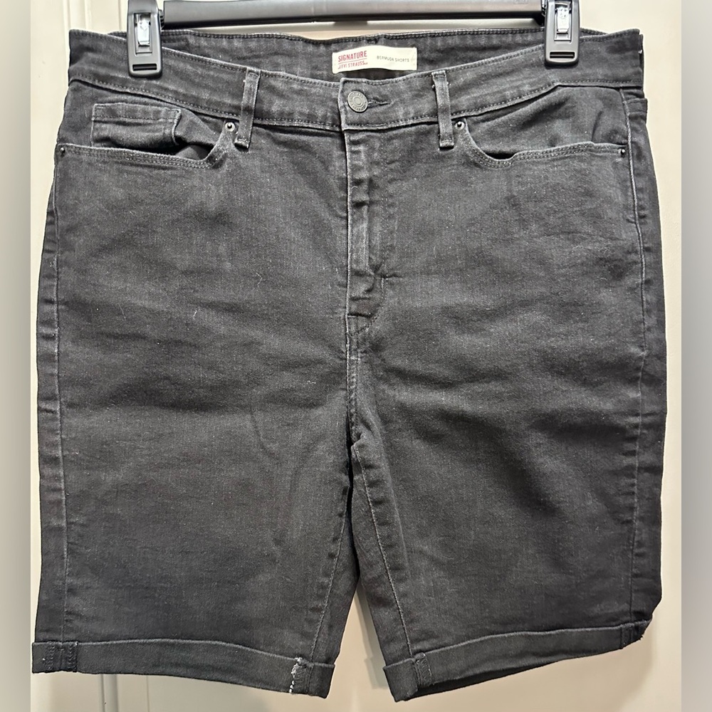 Signature by Levi Strauss Size 16 (33 W) Black Bermuda Shorts EUC - Picture 1 of 8
